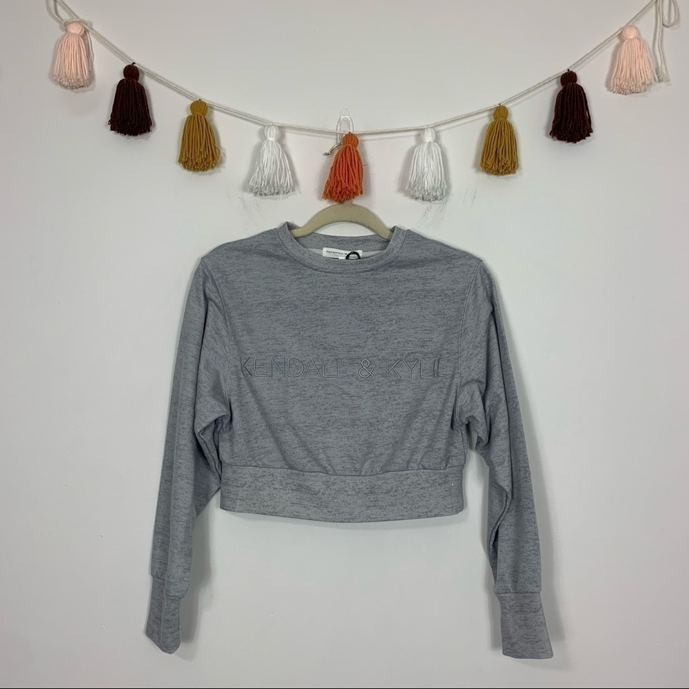 NWT Kendall & Kylie Cropped Logo Light Heather Gray Sweatshirt Size Small
